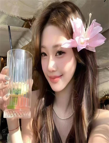 《顶点》主角心理分析：角色塑造与成长轨迹